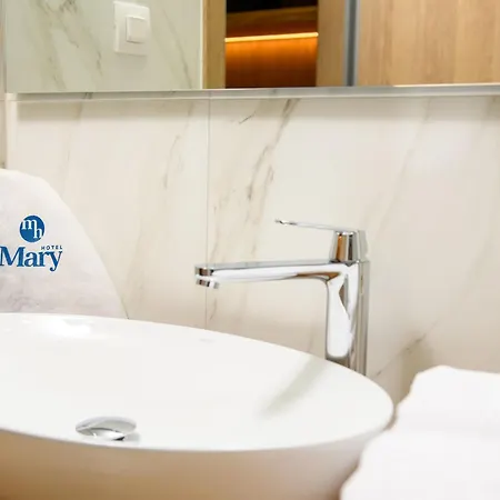 Mary Тасос