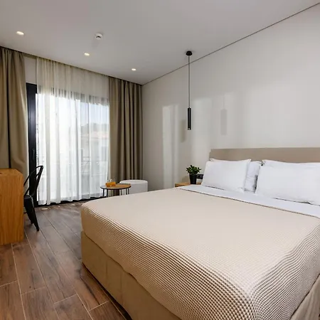Mary Hotel *